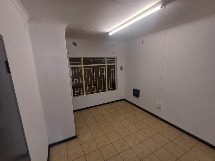 To Let Commercial Property for Rent in Baillie Park North West